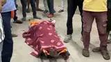 दर्दनाक हादसा : पुलिस से भागते समय ट्रेन की चपेट में आने से युवक की मौत, परिजनों ने की उच्च स्तरीय जांच की मांग